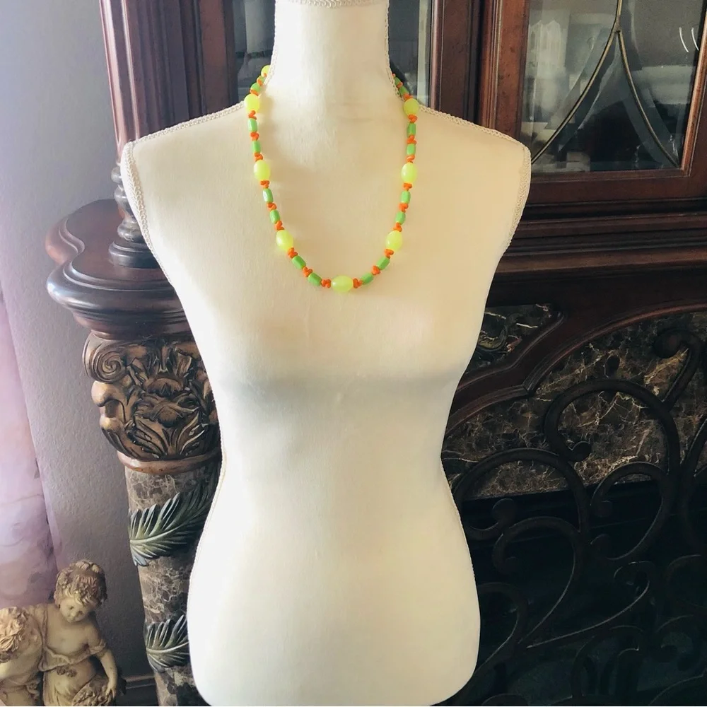 Vintage 60s-70s bright acrylic bead necklace